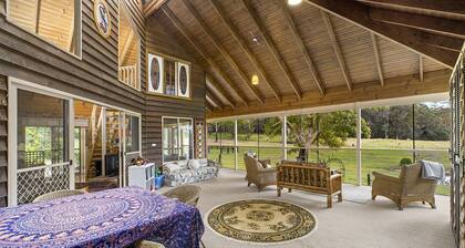 TOP RATED - great reviews -'Ann's Coastal Chalet'