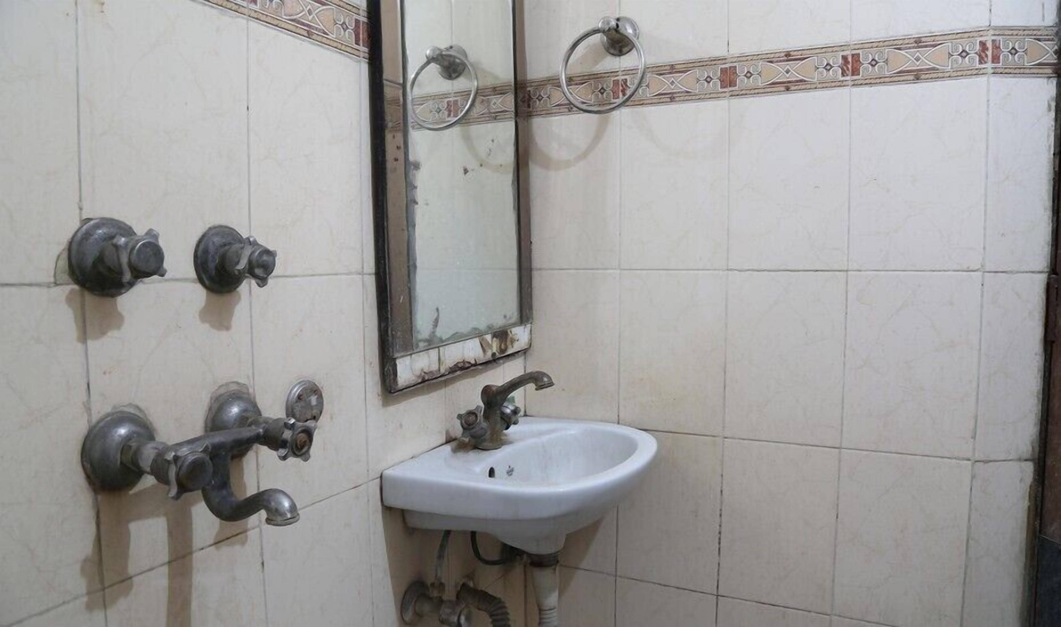 Foto - Hotel Delhi Regency - Walking Distance From New Delhi Railway Station And Connaught Place