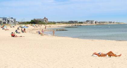 Walk to the private beach - kayak - central a/c - pool/restaurant club optional