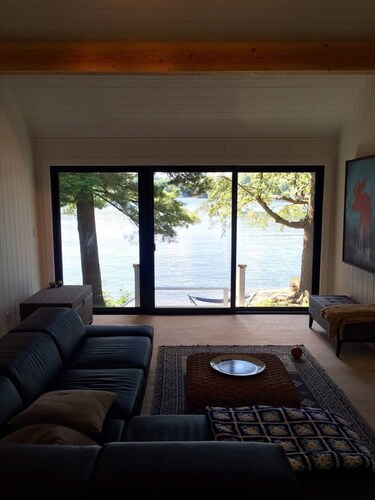 Frisch renoviert, modernisiert, Water's Edge Cottage.