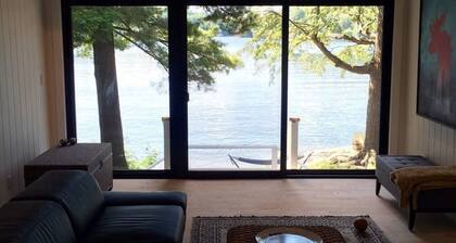 Frisch renoviert, modernisiert, Water's Edge Cottage.