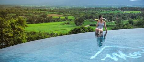 Outdoor pool, an infinity pool