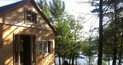 Rustic Cabin on 17 acres of wilderness-1000 ft waterfront w/Ottawa Valley view