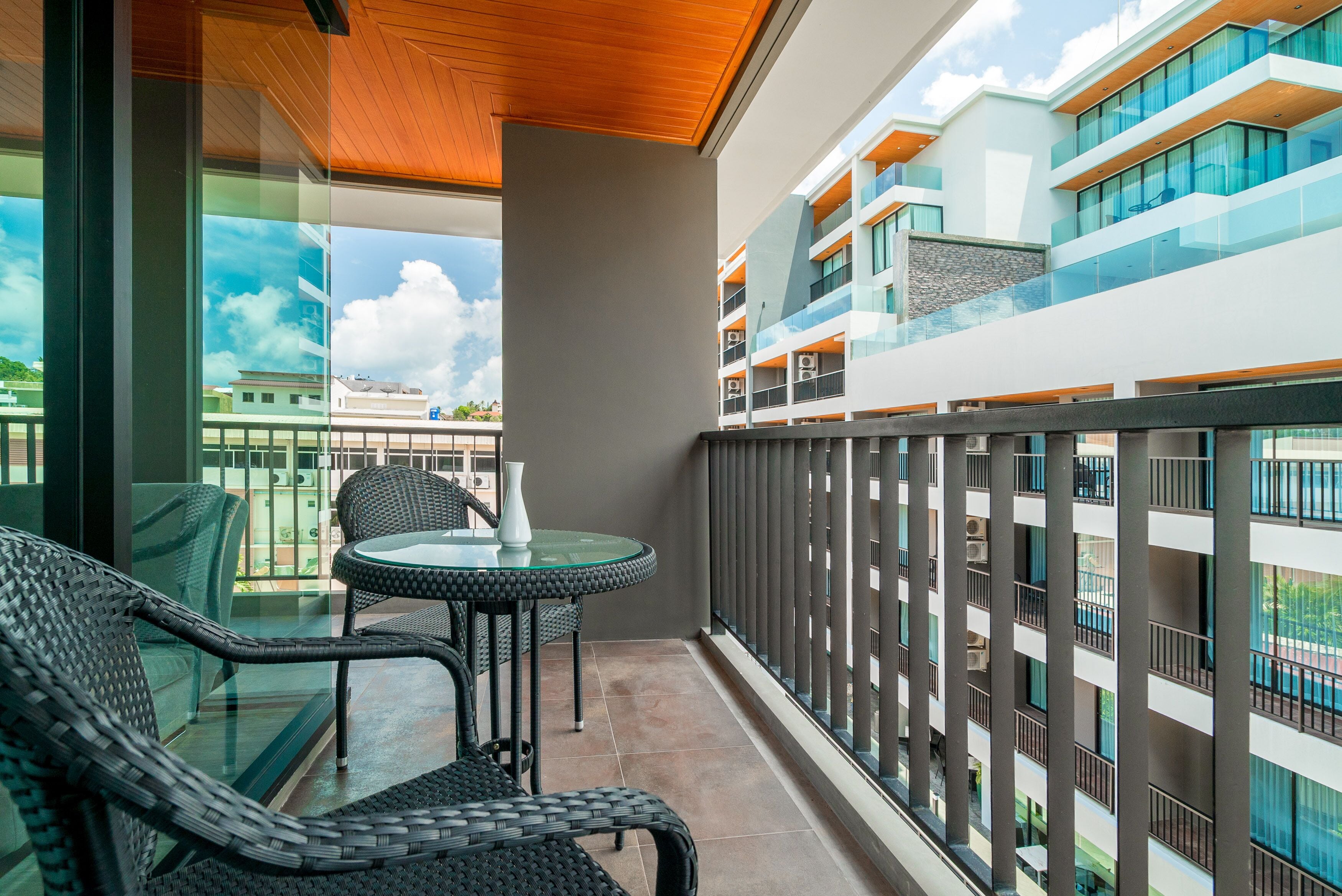 one bedroom deluxe plus | balcony view