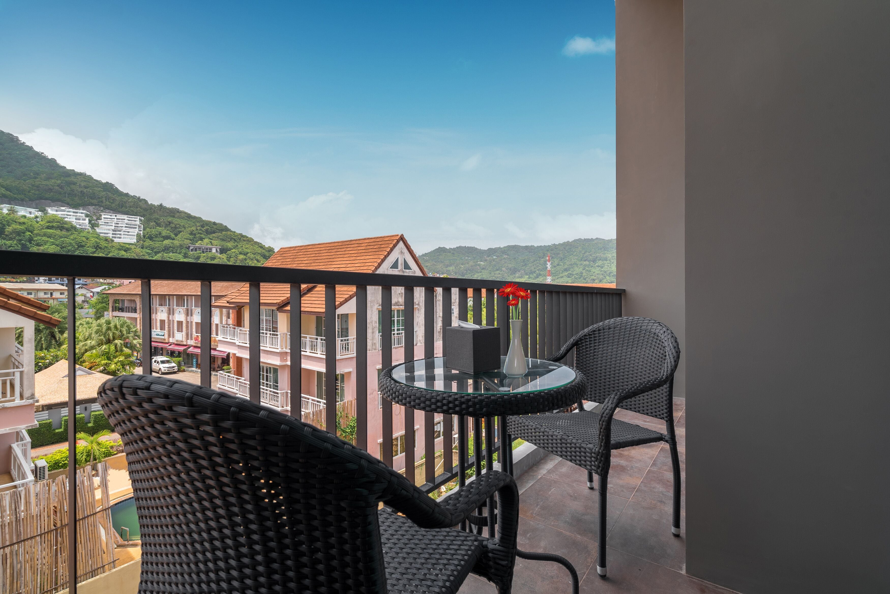 one bedroom deluxe | balcony