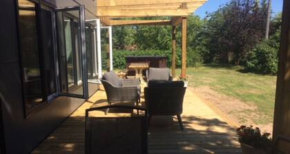 Luxurious modern lakefront cottage in Grand Beach Manitoba