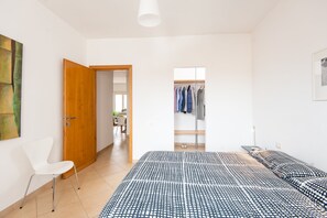 1 chambre, coffres-forts dans les chambres, bureau