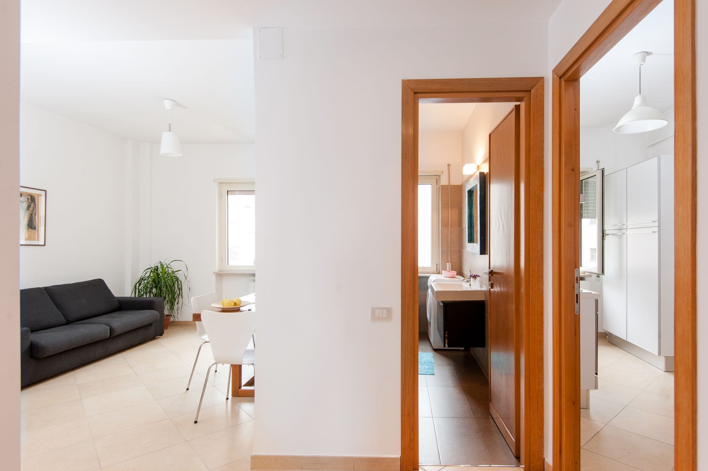 Smart TV, DVD player, books, stereo