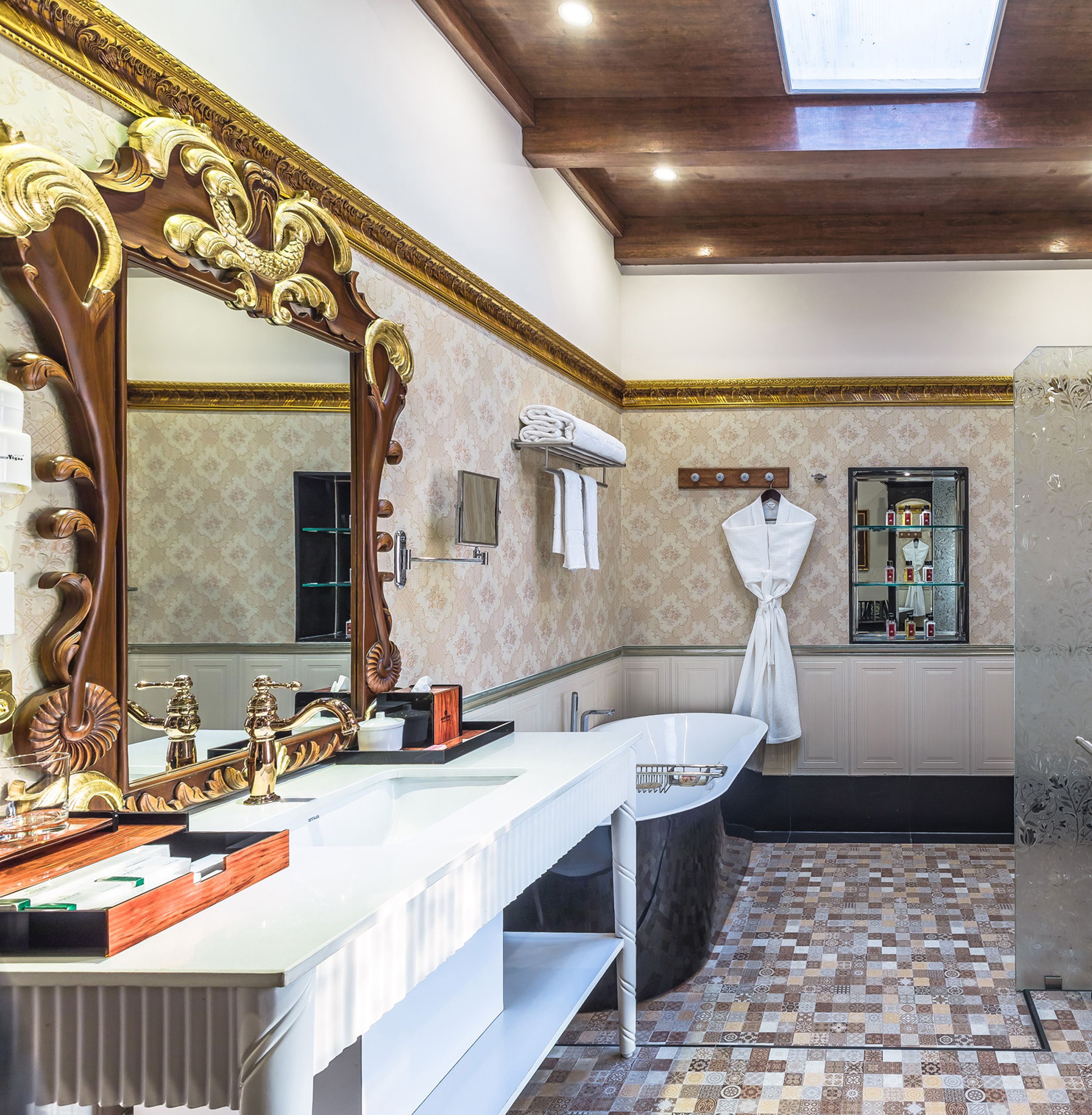 deluxe cottage | bathroom | separate bathtub and shower, deep-soaking bathtub, rainfall showerhead