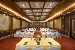 Banquet hall - MAYFAIR Himalayan Spa Resort (Kalimpong)