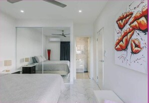 2 habitaciones, escritorio, tabla de planchar con plancha y wifi gratis 