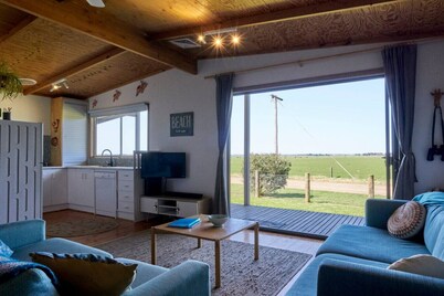 Far View - Pets,  Linen,  Wi-Fi, Netflix, Caravan