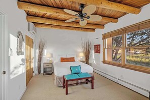 2 室のベッドルーム、アイロン / アイロン台、WiFi、ベッドシーツ