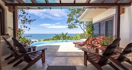 Neues Luxushaus !! Erstaunliche Ozeanansichten !!! Erste Reihe, zu Fuß zum Strand !!!