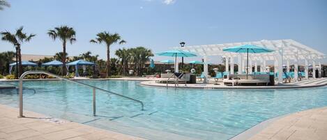 Piscine extérieure, piscine chauffée