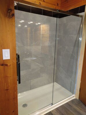 Dusche, Seife, Toilettenpapier