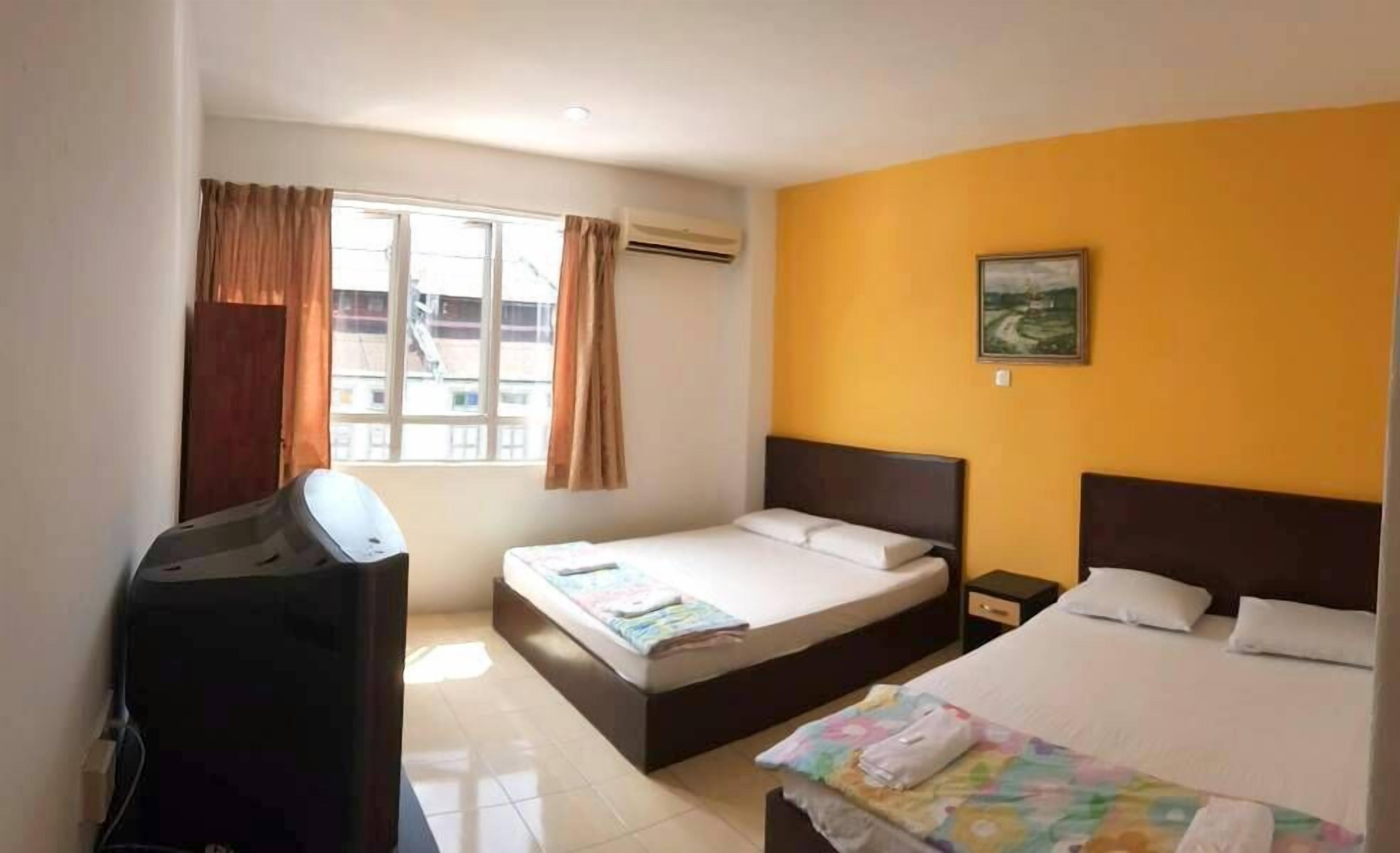 مكتب ومكواة/لوح كي وواي فاي مجانًا