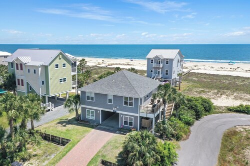 Steps From The Beach In The Quite Money Bayou Area with A Mother-In-Law Suite