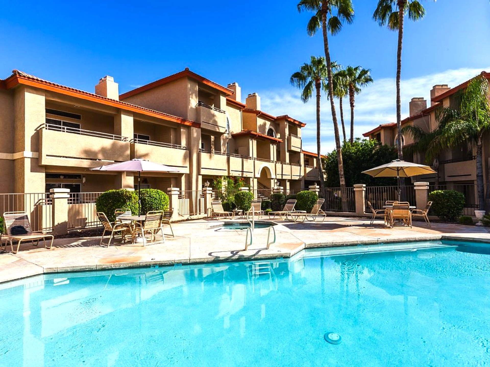 Private Resort Community w/3 Heated Pools/Spas -- ½ mile Walk to N. Mtn. Hiking!