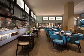 Dining - Doubletree by Hilton Qingdao Oriental Movie Metrop (Qingdao)