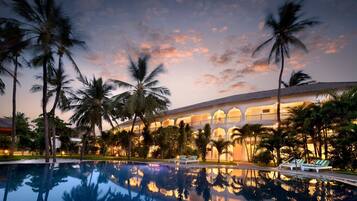 Front of property - evening/night