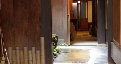 Guesthouse KINGYOYA - Hostel