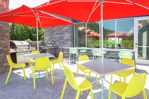 Terrace/patio - Home2 Suites by Hilton Smithfield, RI (Smithfield)