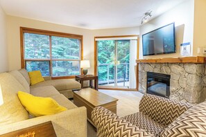 Televisio, takka, DVD-soitin