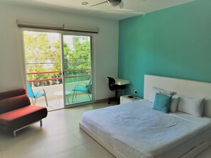 2 habitaciones, tabla de planchar con plancha y cuna de viaje 