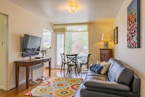 Smart TV, Netflix, books, streaming services