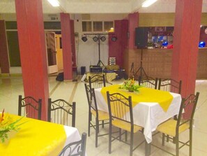 Dining - Sun & Earth Villa (Mont Choisy)