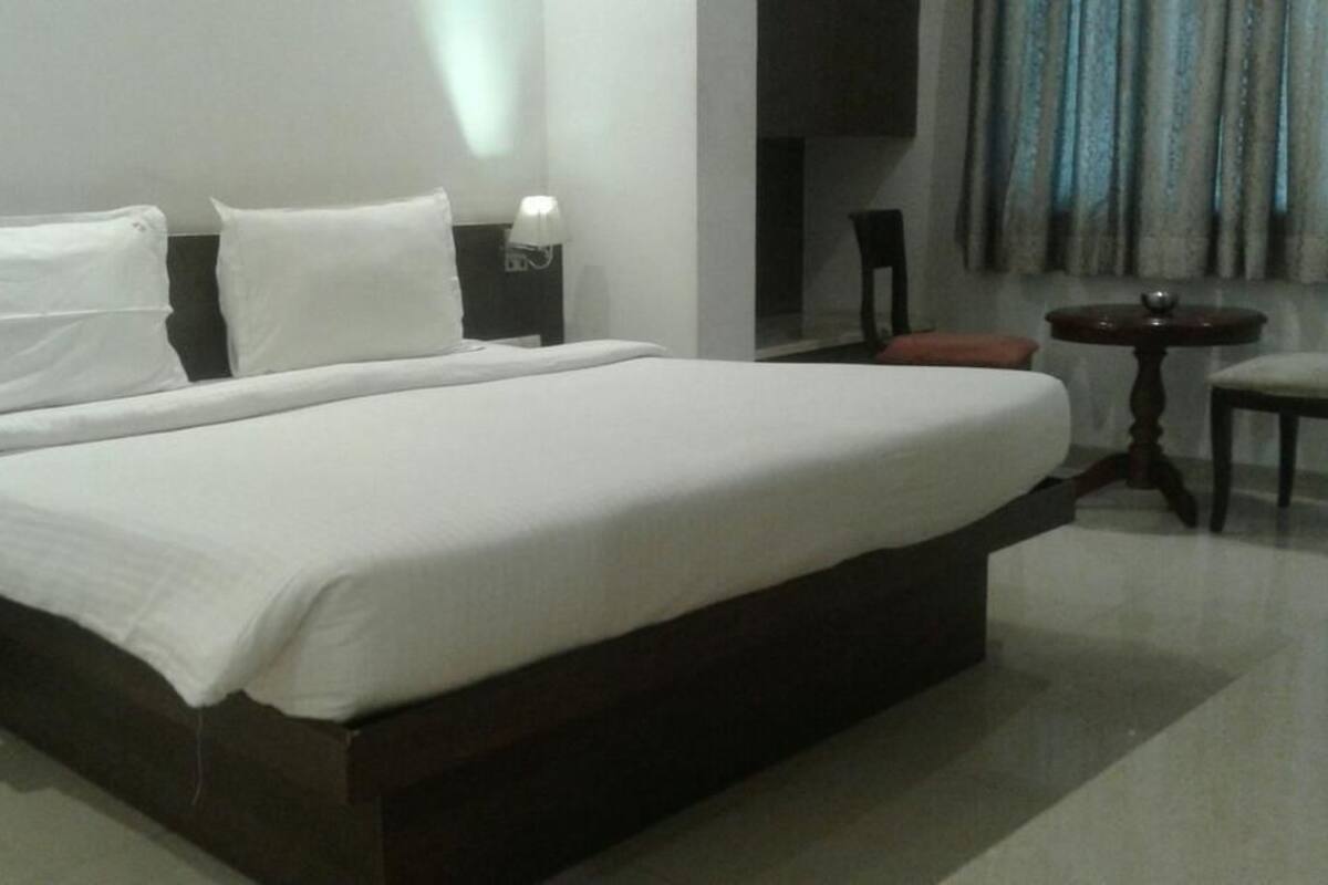 In-room safe, desk, iron/ironing board, free rollaway beds