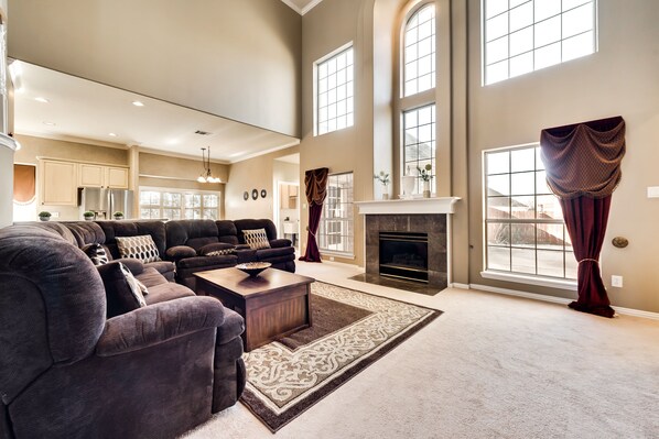 TV, fireplace, Netflix, DVD player