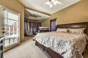 4 bedrooms, memory-foam beds, iron/ironing board, free WiFi