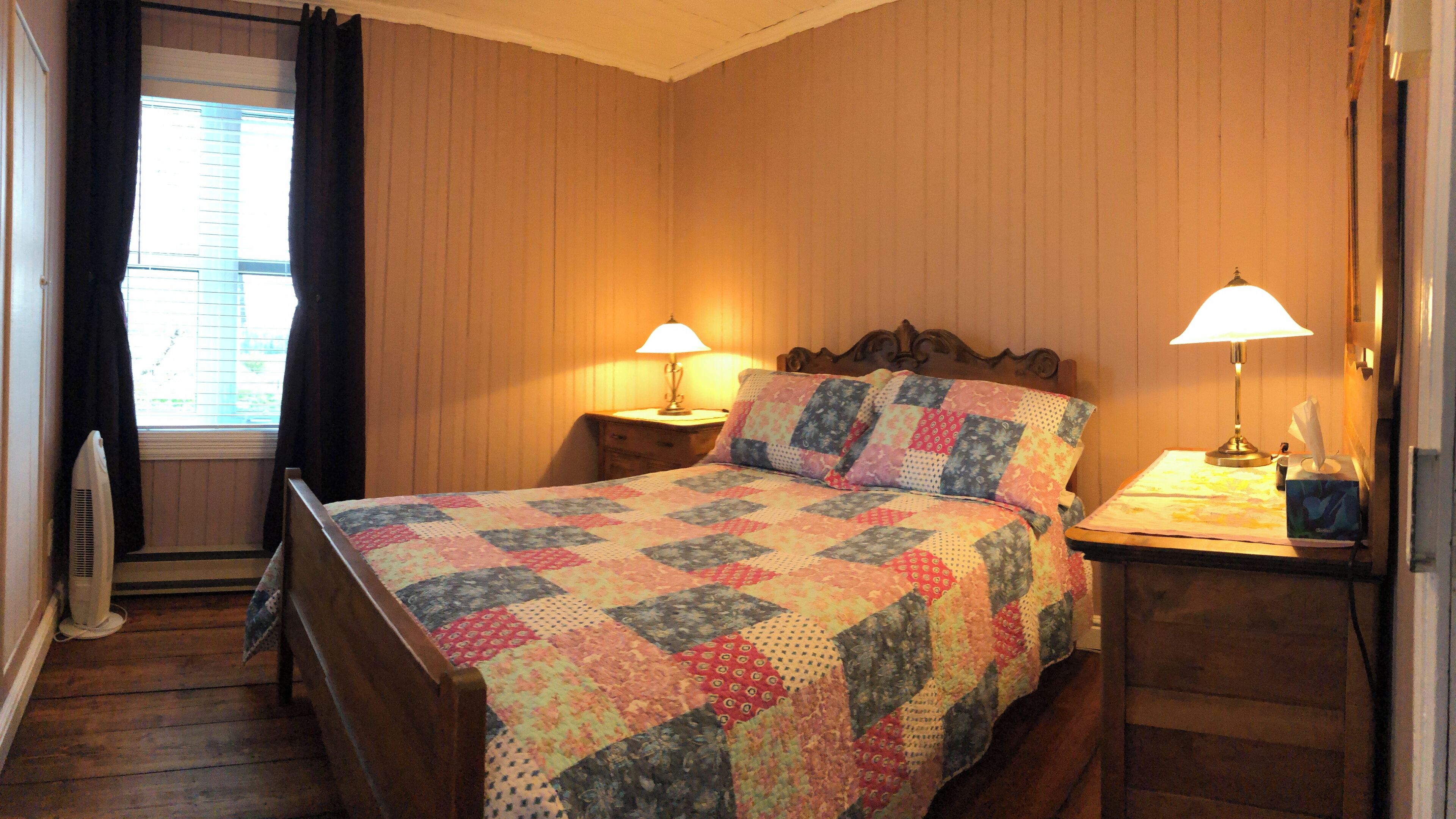 4 chambres, fer et planche à repasser, Wi-Fi gratuit, draps fournis