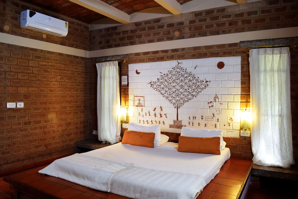 Deluxe Double Room | Living room