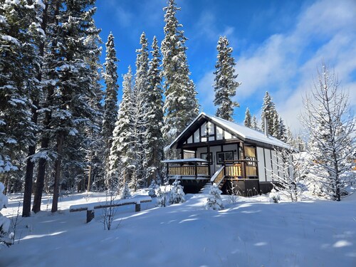 Cozy Fireside Cottage - White Goat