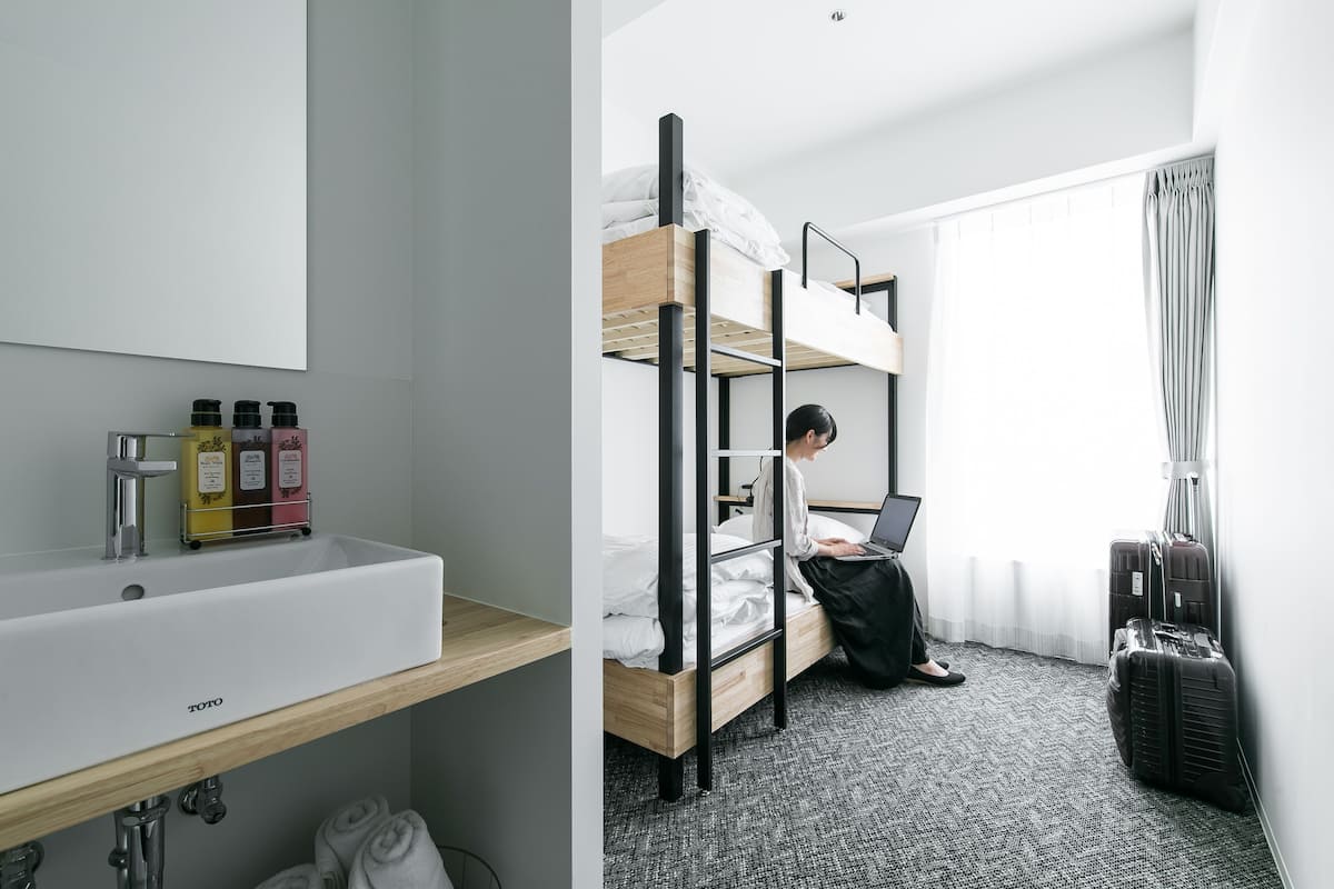 Premium bedding, desk, blackout drapes, soundproofing