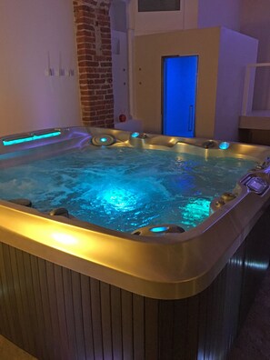 Baignoire à remous intérieure