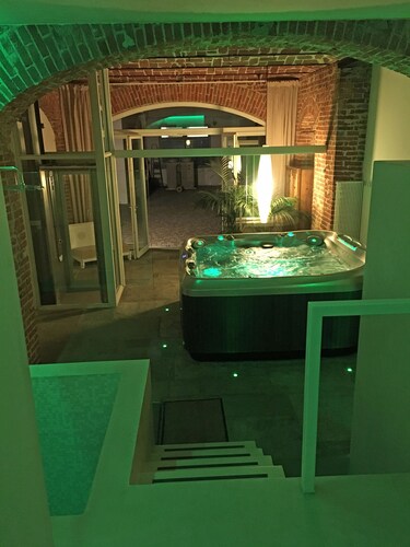 At the Court of Bertoli SPA - Lena House