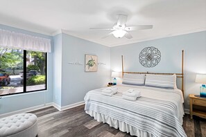 3 bedrooms, in-room safe, iron/ironing board, free WiFi