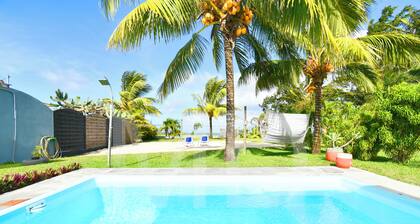 Chalet Cardinal, private pool and lonely beaches