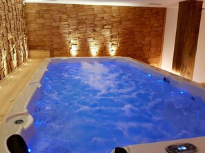 Sauna, Turkish bath/hammam, body treatments, aromatherapy