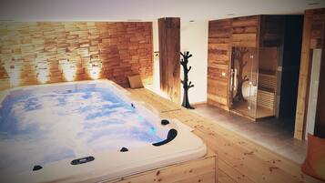 Sauna, Turkish bath/hammam, body treatments, aromatherapy