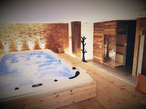Sauna, Turkish bath, body treatments, aromatherapy, hot stone massages - Housemuhlbach Wellness Acqua Spa Resort (Sappada)