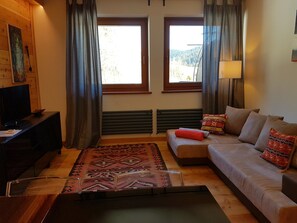 Apartment, 1 Bedroom, Mountain View | View from room