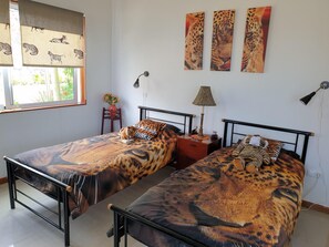 4 bedrooms, desk, iron/ironing board, free WiFi - Luxury Villa with private pool, Santo Antao (Ribeira Grande)