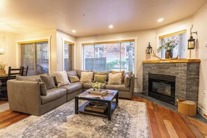 TV, fireplace, DVD player