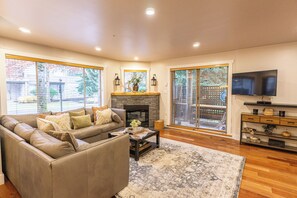 TV, fireplace, DVD player