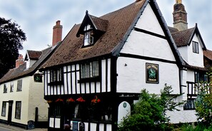 Exterior - Number 10 The Abbey - Henry Blogg Museum (Wymondham)